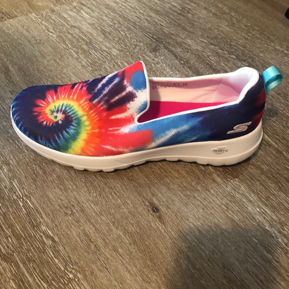 New Skechers Machine Washable Tie Dye Sneakers Size 7.5 - Picture 2 of 6